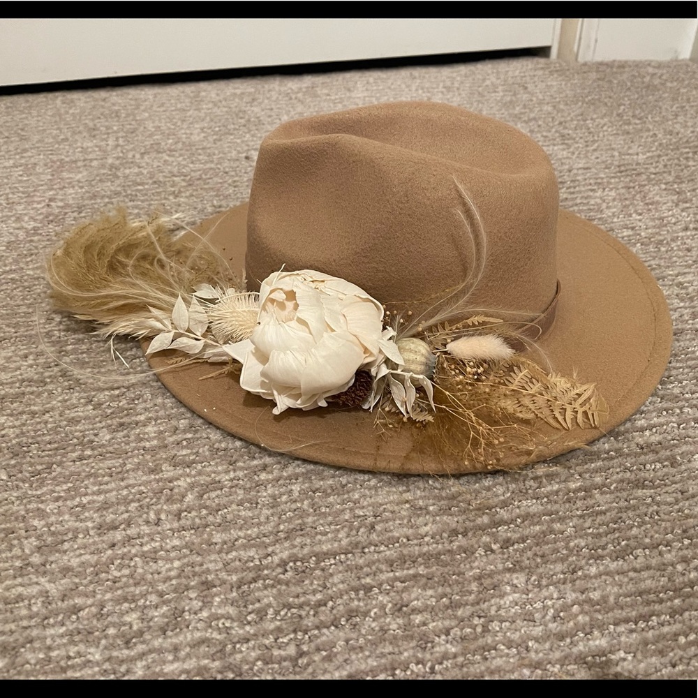 BHLDN Thirteen 48 Jazz Floral Hat. NWT